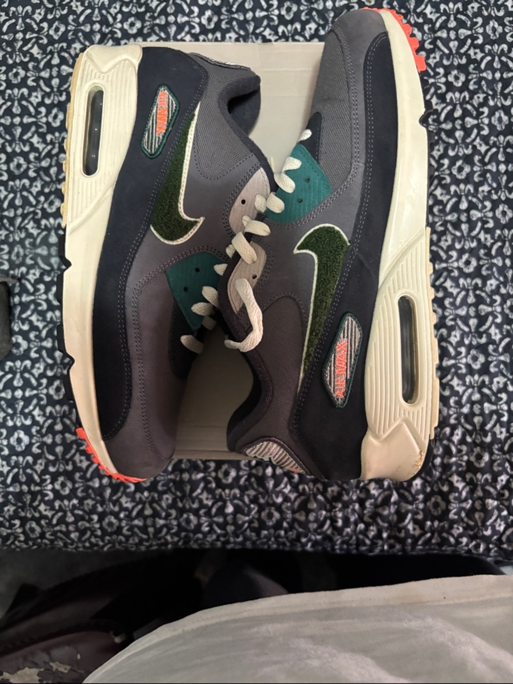 Rare Nike Men's air max 90 oil grey rainforest
